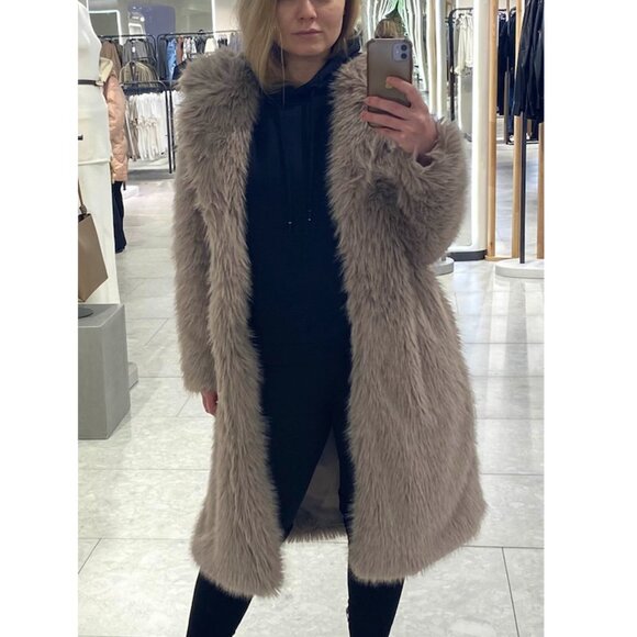 Jackets & Blazers - faux fur coat